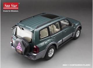 Mitsubishi Pajero V73, green metallic SunStar Metallmodell 1:18